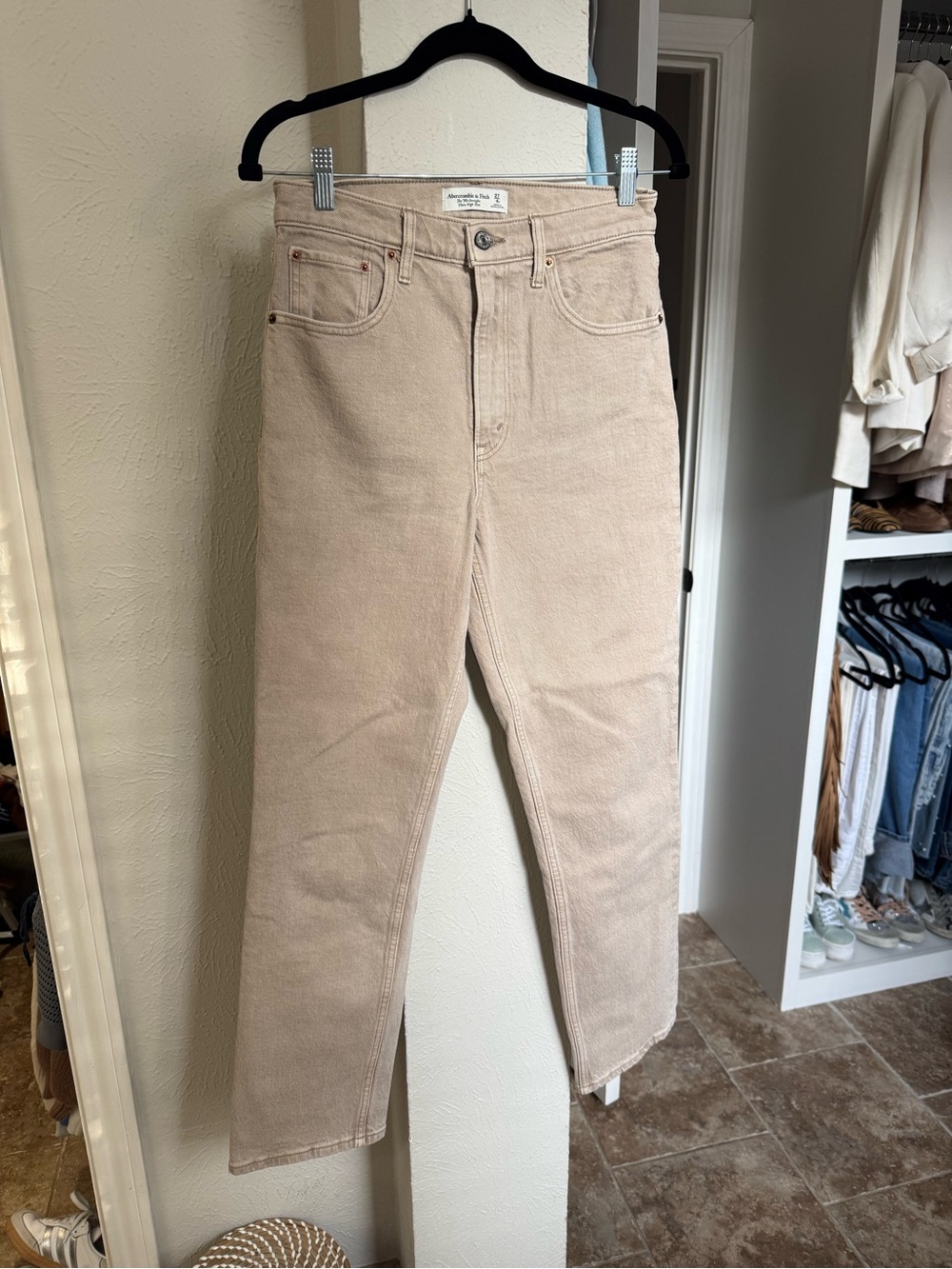 Abercrombie & Fitch Light Beige Slim Straight Jeans